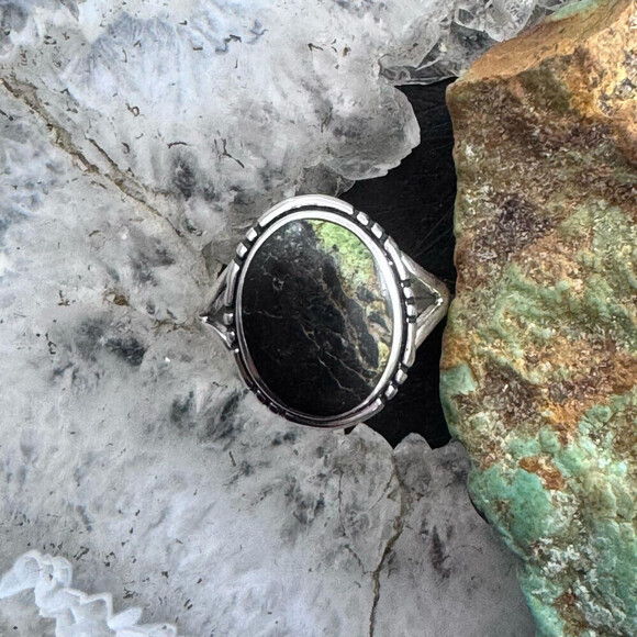 Native American Sterling Silver Oval Blackjack Decorated Ring Size 8.5 For Women - Picture 5 of 11